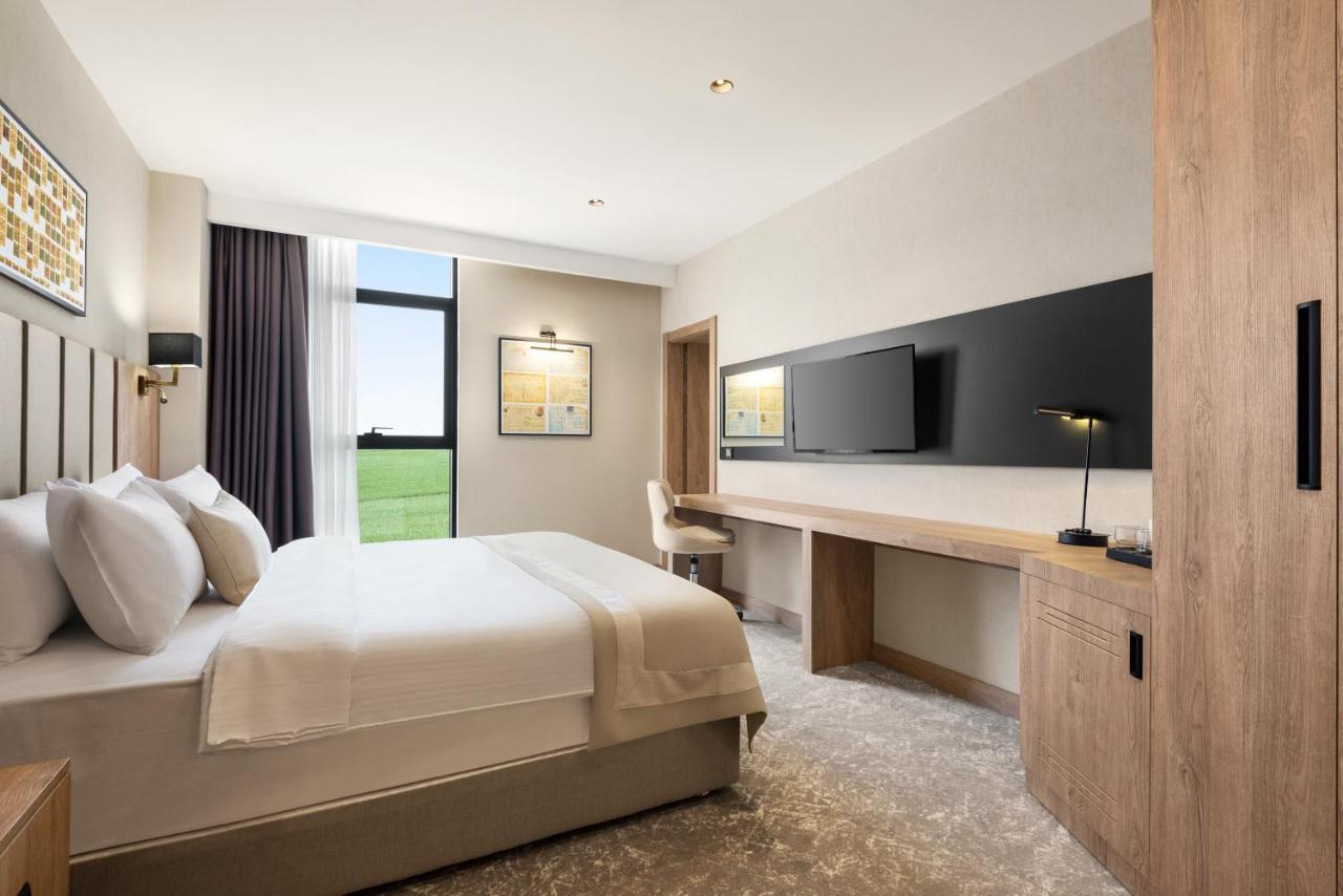 מלון Ramada Plaza By Wyndham באטמן מראה חיצוני תמונה