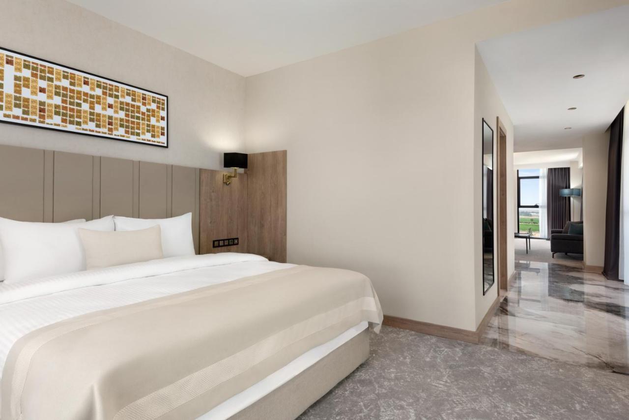 מלון Ramada Plaza By Wyndham באטמן מראה חיצוני תמונה