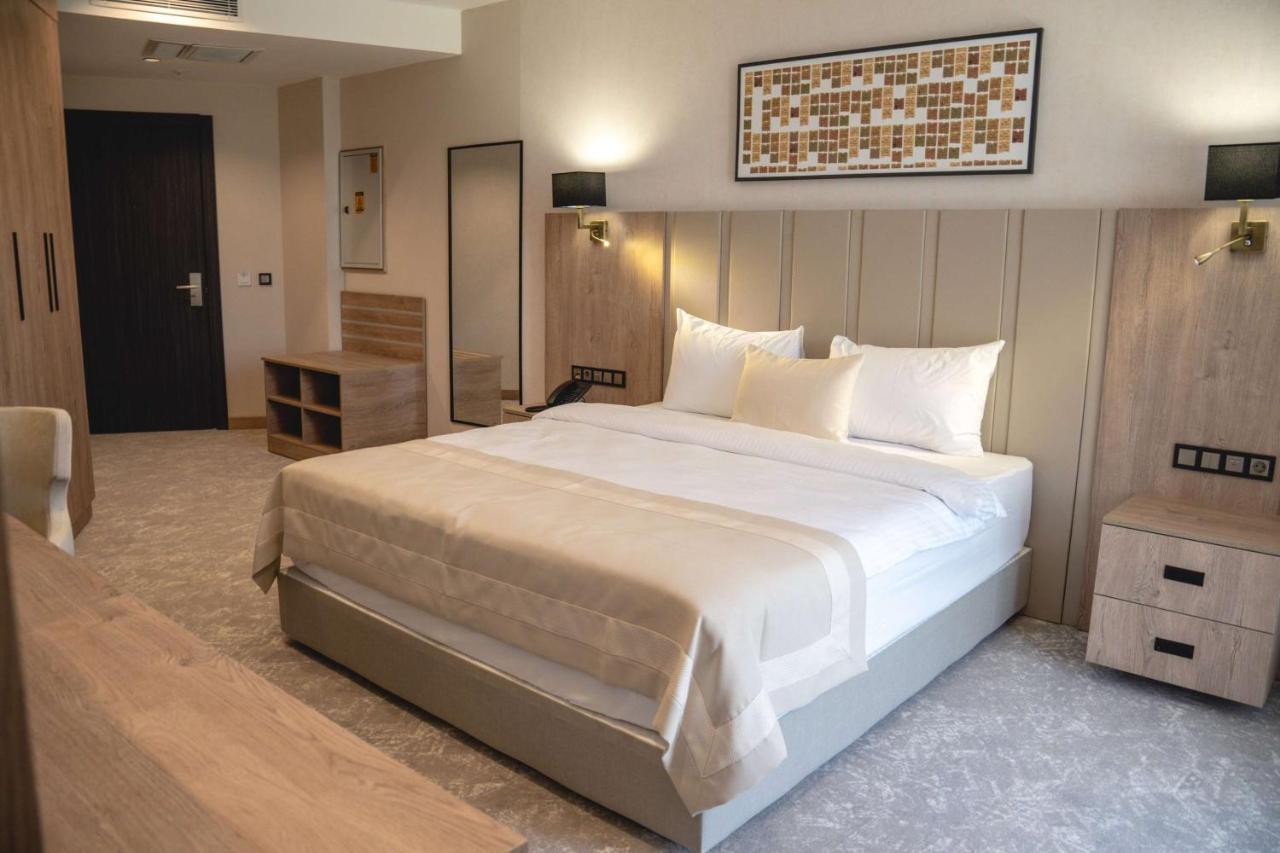 מלון Ramada Plaza By Wyndham באטמן מראה חיצוני תמונה