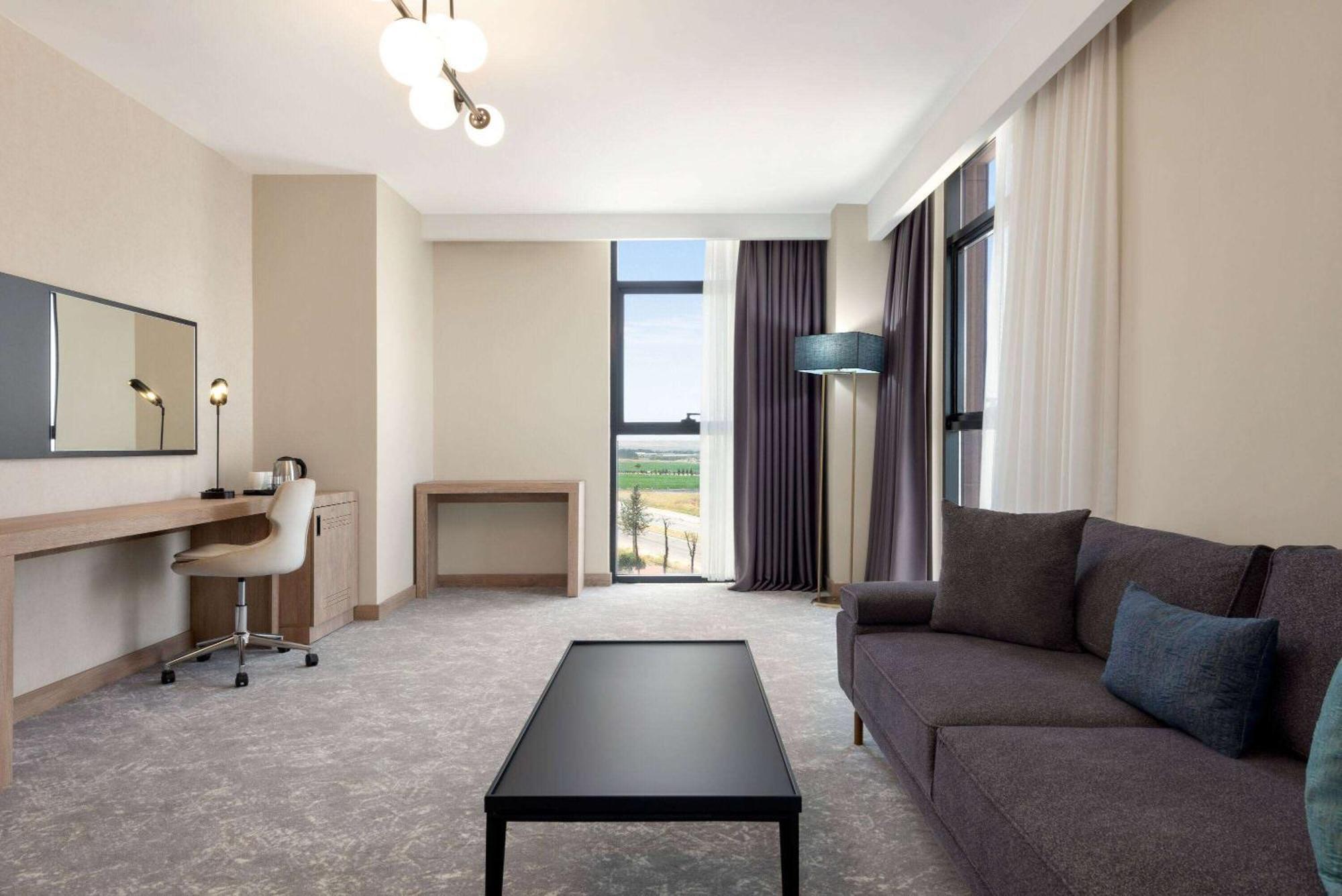 מלון Ramada Plaza By Wyndham באטמן מראה חיצוני תמונה