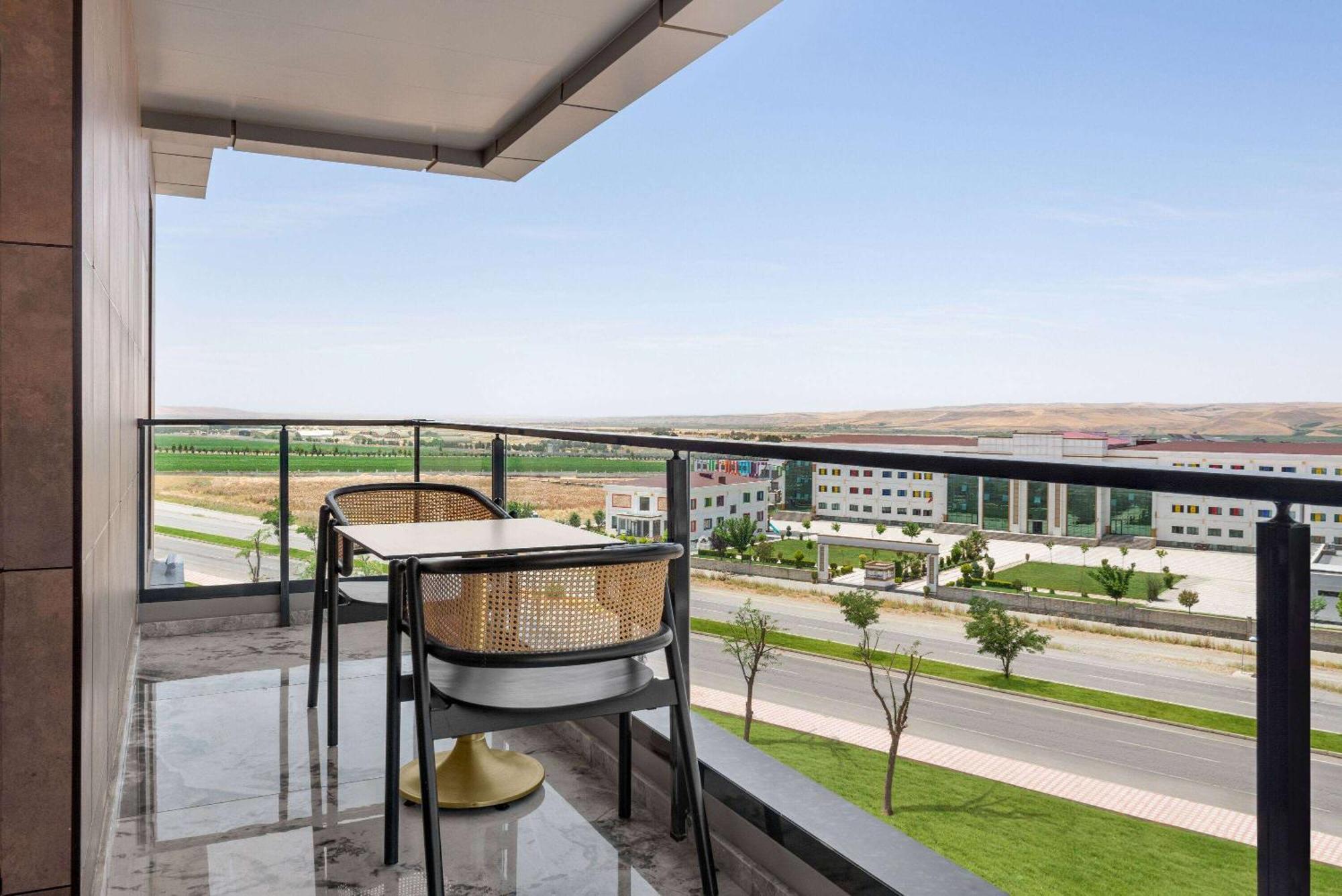 מלון Ramada Plaza By Wyndham באטמן מראה חיצוני תמונה