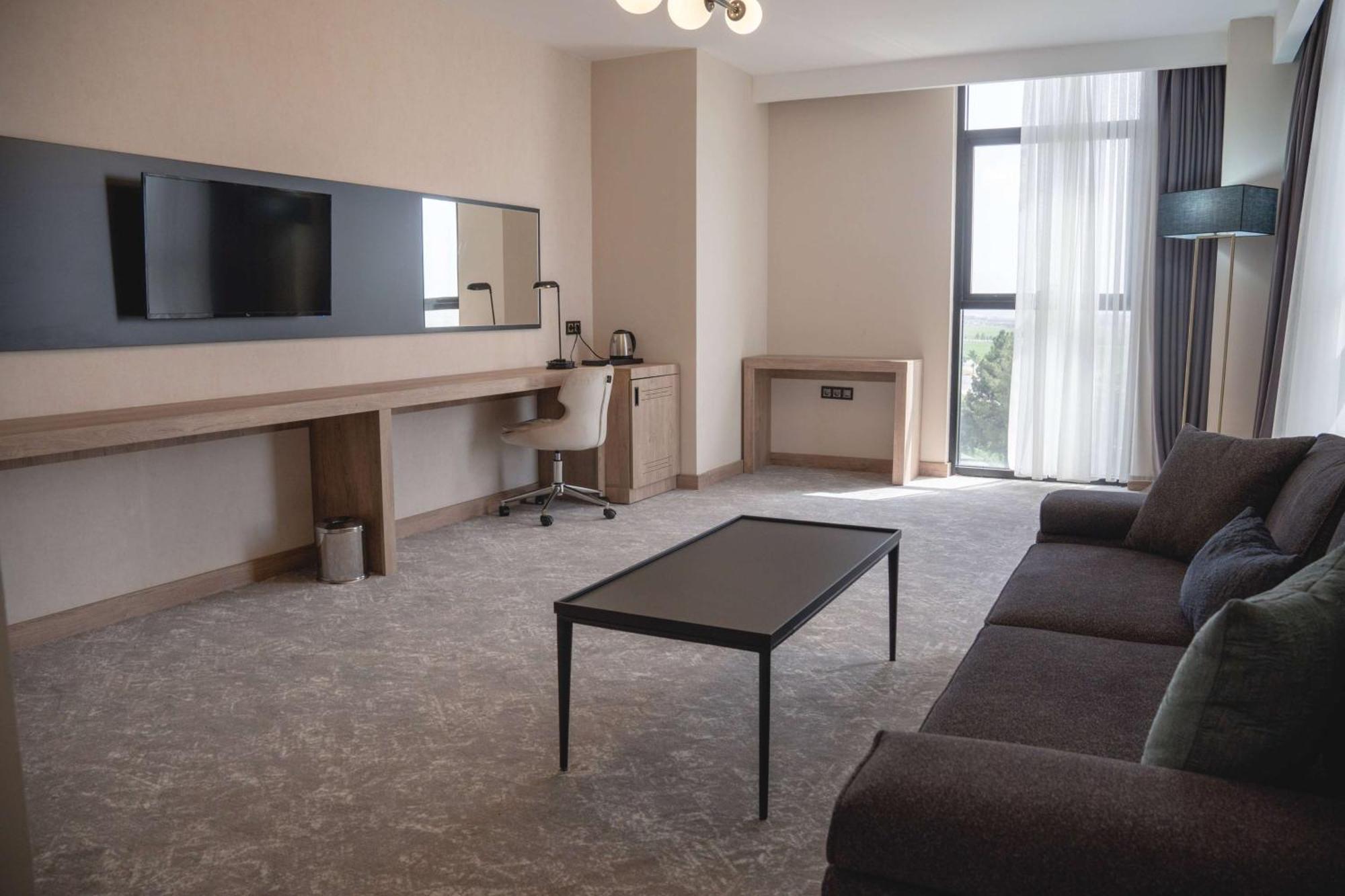 מלון Ramada Plaza By Wyndham באטמן מראה חיצוני תמונה