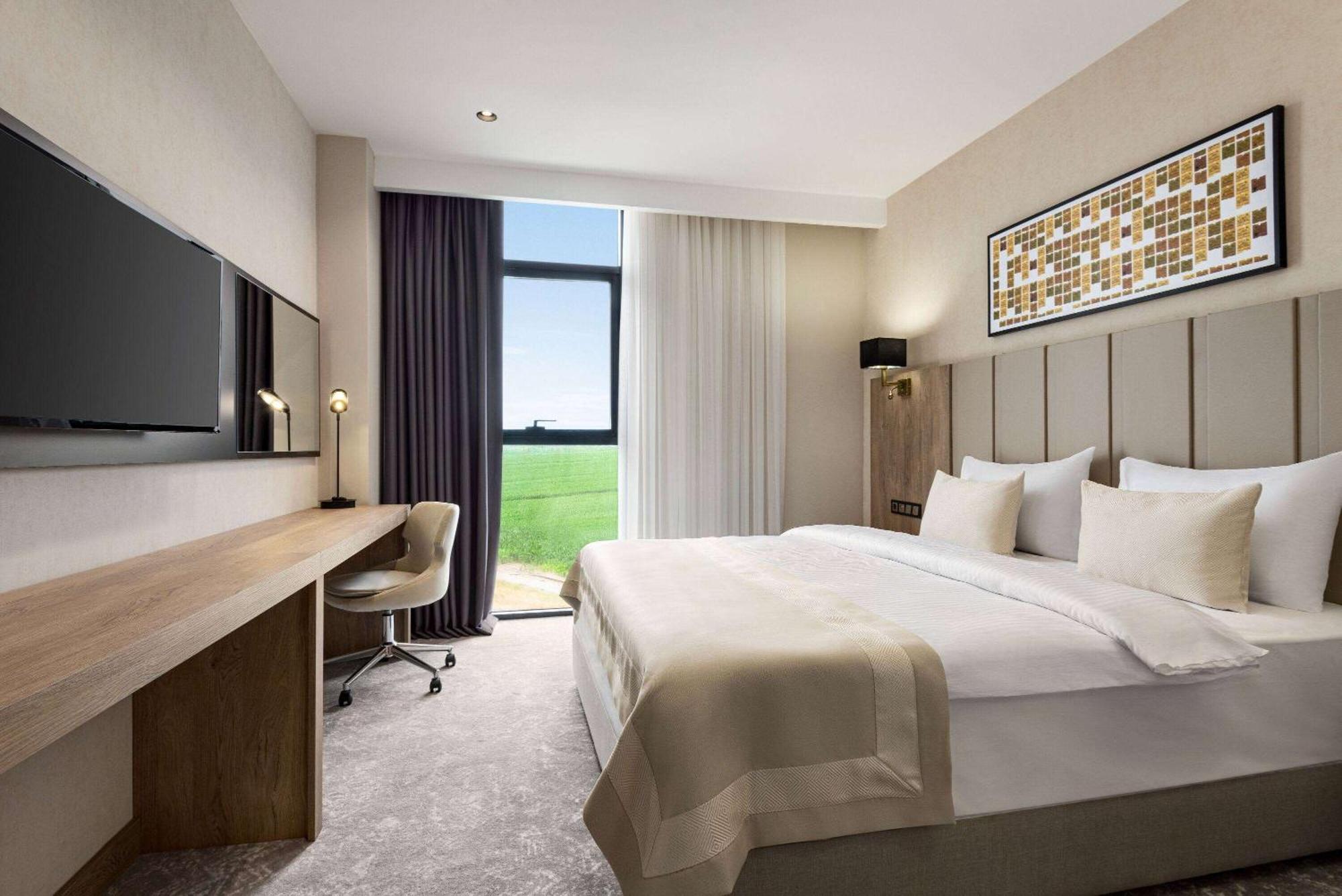 מלון Ramada Plaza By Wyndham באטמן מראה חיצוני תמונה