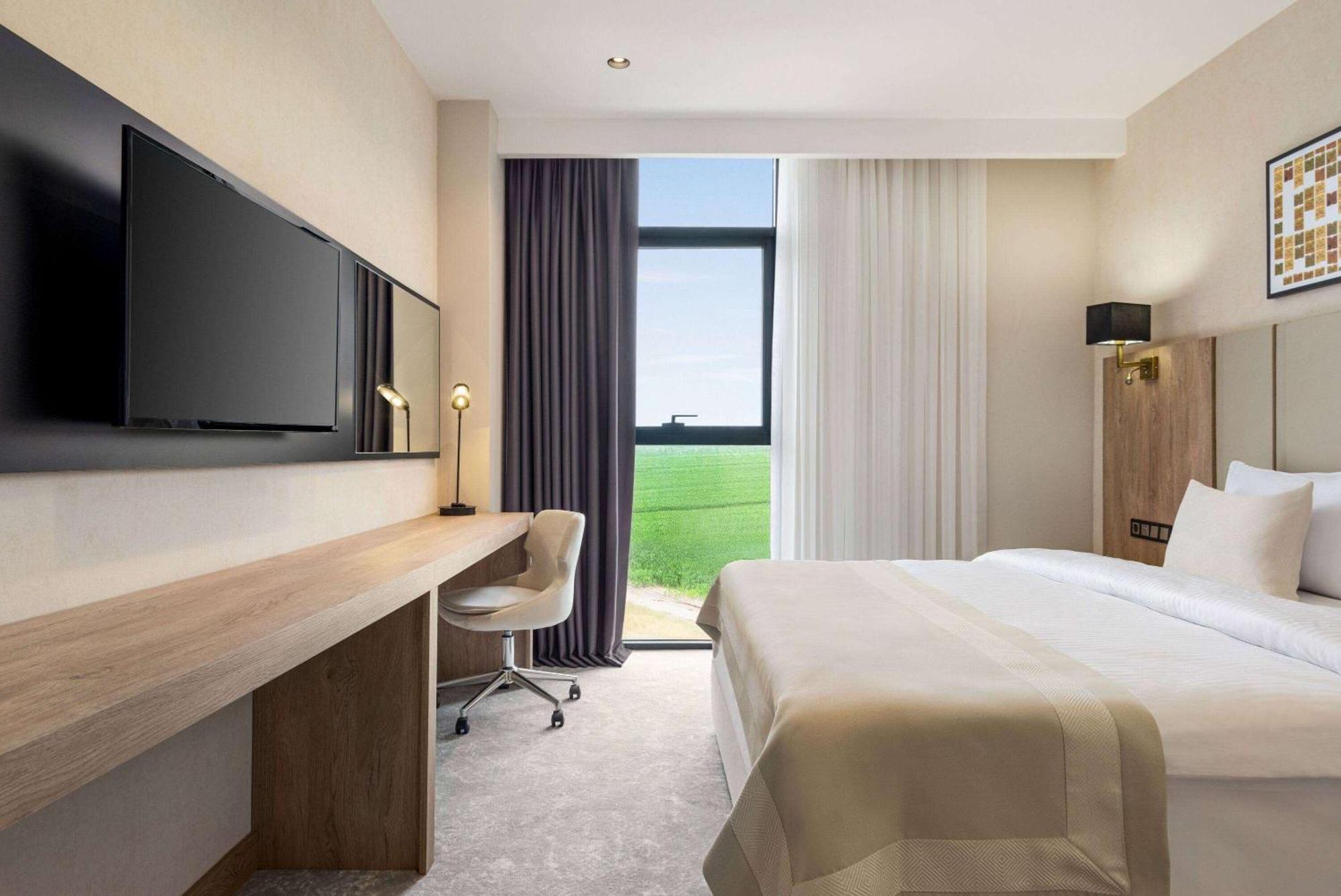 מלון Ramada Plaza By Wyndham באטמן מראה חיצוני תמונה