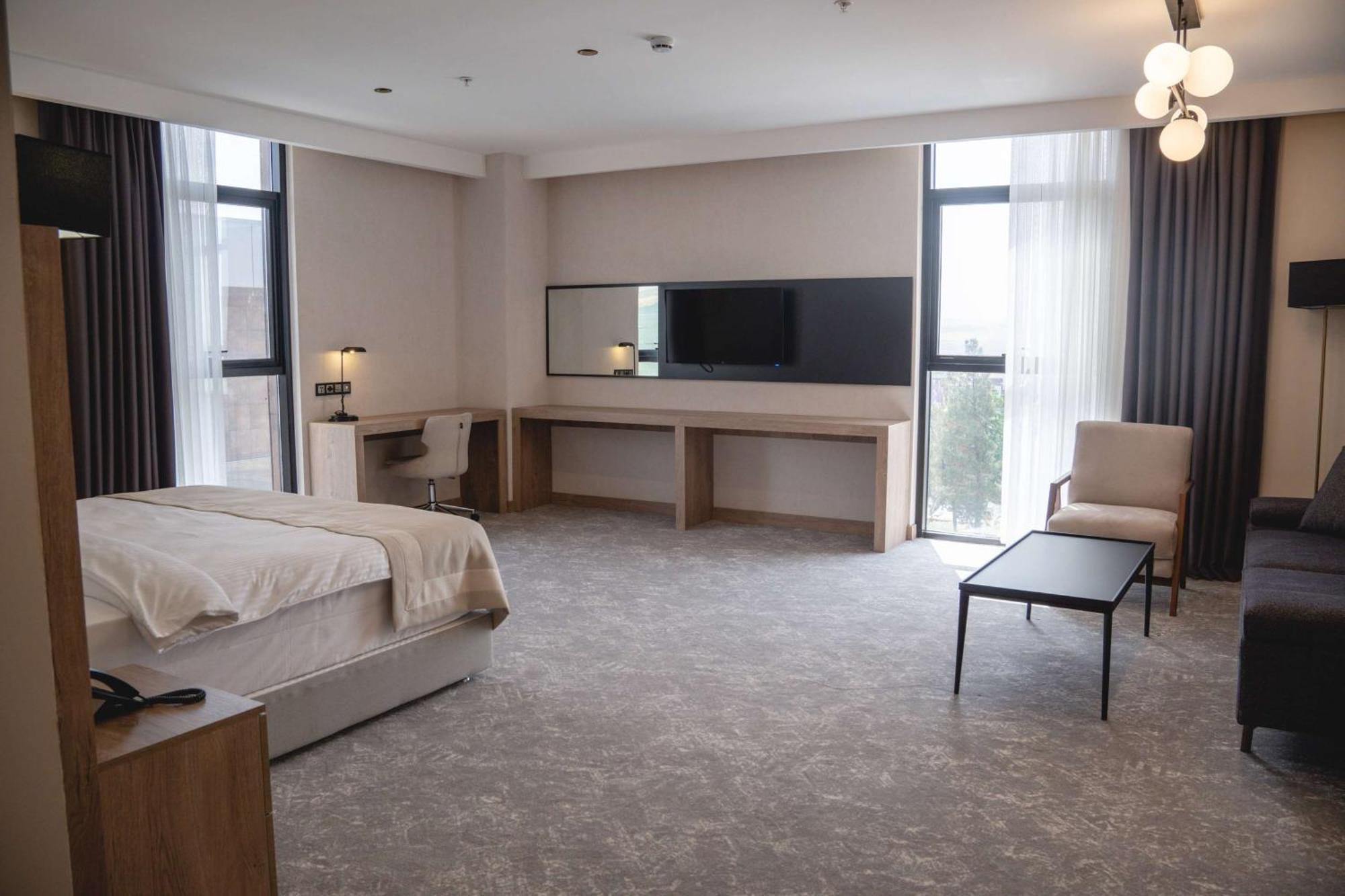 מלון Ramada Plaza By Wyndham באטמן מראה חיצוני תמונה